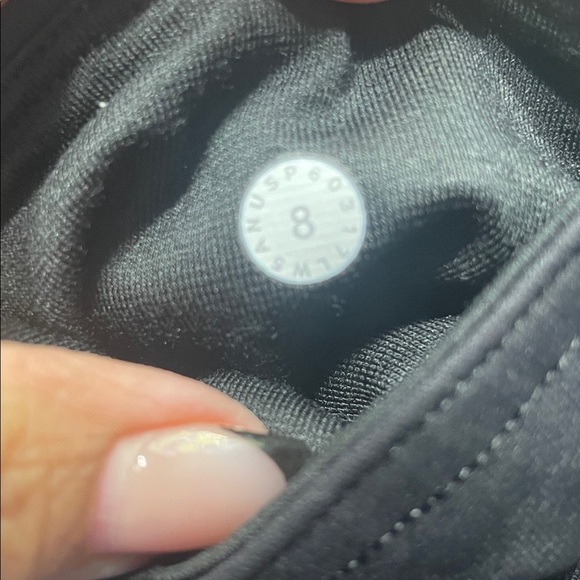 Lululemon High-Waisted  mesh Leggings 25” - Picture 8 of 8